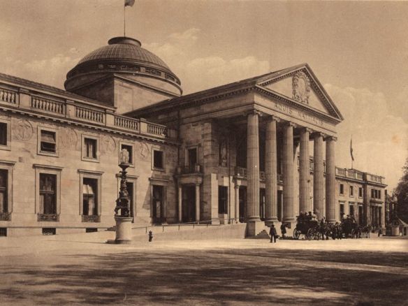 Fachada principal de la Kurhauss