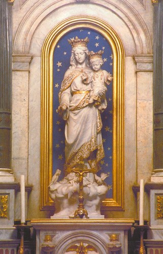 Nuestra Señora Auxiliadora, venerada en la iglesia del Sagrado Corazón de Jesús de los Padres Salesianos